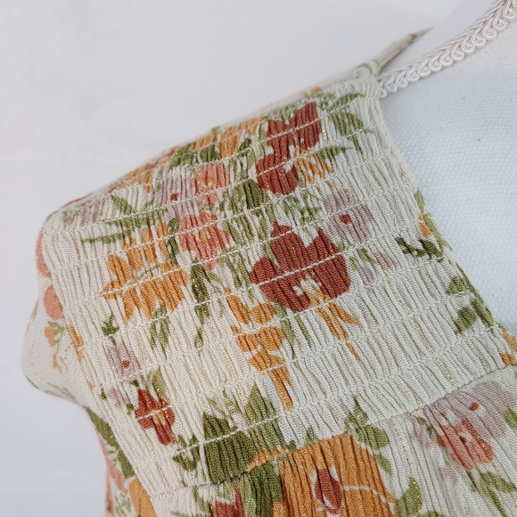 CUPCAKES AND CASHMERE FLORAL PULLOVER TOP (154) - Picture 4 of 16